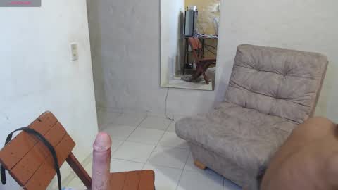 Snapshot of maxi_dick33 chatting on 4, 6, 2026 maxi dick online show from 4, 6, 2026