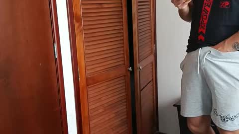 Snapshot of maxiiboy_rifle chatting on 9, 6, 2026 Silence and enjoy online show from 9, 6, 2026