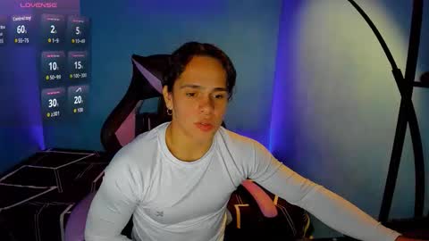 Snapshot of maximiliano_scoott_ chatting on 3, 10, 2025 maximiliano_scoott_ online show from 3, 10, 2025