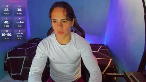 Snapshot of maximiliano_scoott_ chatting on 14, 10, 2025 maximiliano_scoott_ online show from 14, 10, 2025