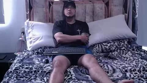 Snapshot of maximiliansterling chatting on 3, 8, 2026 Maximilian online show from 3, 8, 2026