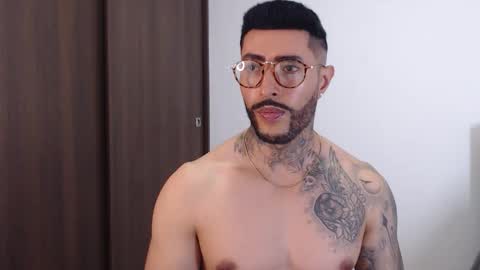 Independent Model online show from 18, 12, 2024