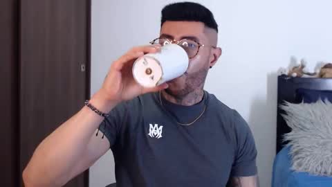 Independent Model online show from 30, 12, 2024