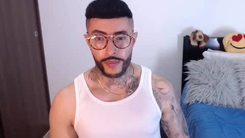 Independent Model online show from 12, 1, 2025