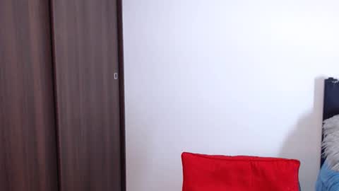 Independent Model online show from 28, 1, 2025