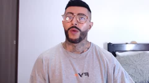 Independent Model online show from 5, 2, 2025