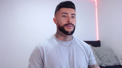 Independent Model online show from 11, 9, 2025