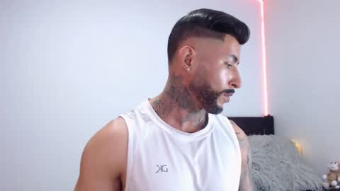 Independent Model online show from 3, 10, 2025