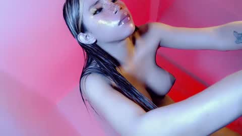 Snapshot of maxinelove1 chatting on 8, 2, 2025 Maxinesexy online show from 8, 2, 2025