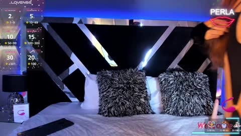 Snapshot of maxirogers chatting on 6, 2, 2025 Maxi Rogers online show from 6, 2, 2025