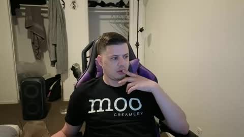 Snapshot of maxishere000 chatting on 2, 10, 2025 IG online show from 2, 10, 2025