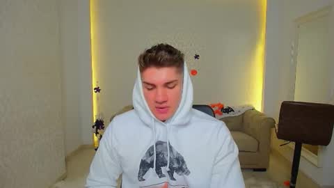 MaxKaiden online show from 27, 10, 2025