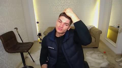 MaxKaiden online show from 4, 11, 2025