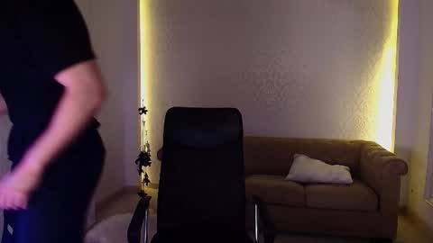 MaxKaiden online show from 24, 11, 2025