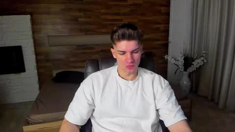 MaxKaiden online show from 20, 3, 2026