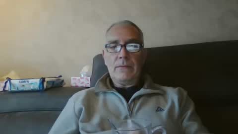 Snapshot of maxou569 chatting on 6, 10, 2025 maxou569 online show from 6, 10, 2025