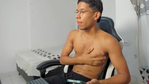 maxvibe420 online show from 1, 10, 2025
