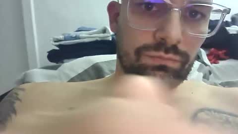 Snapshot of maxview67 chatting on 15, 11, 2025 Max online show from 15, 11, 2025