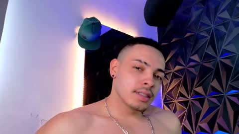 Snapshot of maxwell_dupont chatting on 9, 10, 2025 MAX online show from 9, 10, 2025