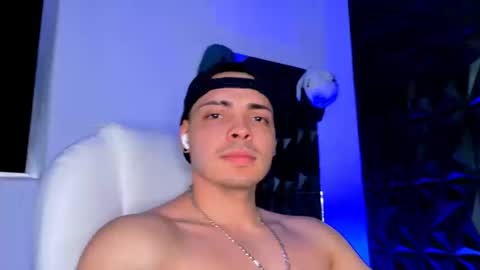 MAX online show from 21, 12, 2025