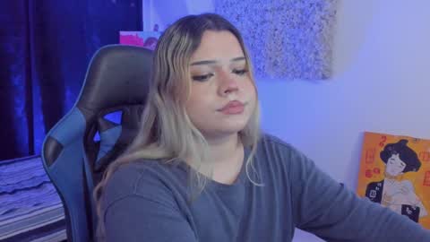 Maxine Minx online show from 7, 12, 2024