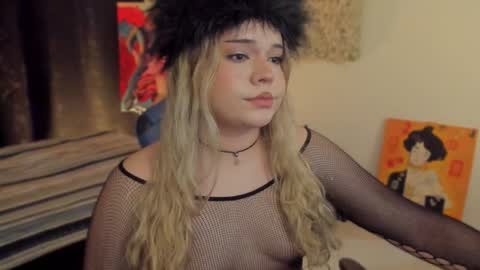 Maxine Minx online show from 22, 12, 2024