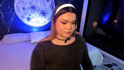 Maxine Minx online show from 8, 10, 2025