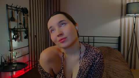 Dani and May online show from 3, 3, 2025