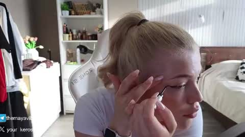 Snapshot of maya_blonde18 chatting on 20, 7, 2026 Maya online show from 20, 7, 2026