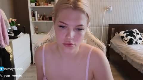 Snapshot of maya_blonde18 chatting on 23, 7, 2026 Maya online show from 23, 7, 2026