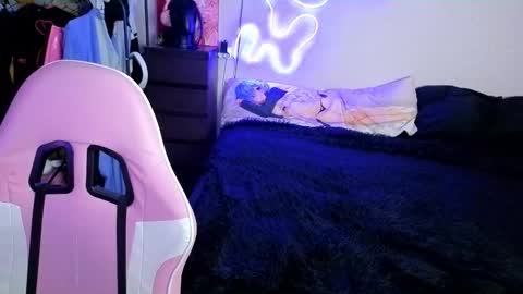 Maya Viola online show from 7, 10, 2025