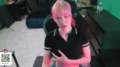 Maya Viola online show from 15, 4, 2026