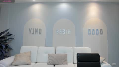 Snapshot of mayahoffman_ chatting on 24, 2, 2026 M A Y A H O F F M A N online show from 24, 2, 2026