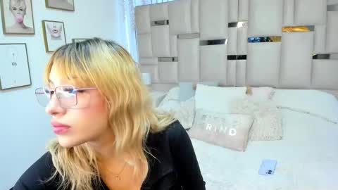 Mayajhons online show from 28, 2, 2026