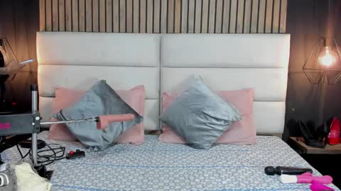 Snapshot of mayarusell01 chatting on 12, 1, 2025 Nicolle Ruselle Hello my lovely schedule for great fun from 630 am and end 800 pm Colombian time I wait for you online show from 12, 1, 2025