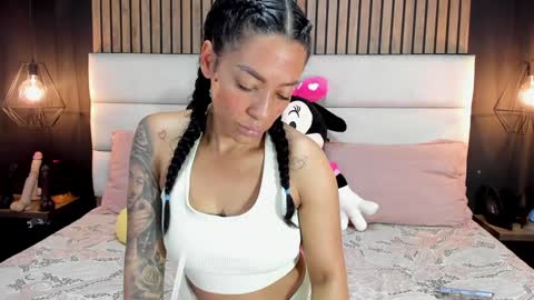 Snapshot of mayarusell01 chatting on 27, 1, 2025 Nicolle Ruselle Hello my lovely schedule for great fun from 630 am and end 800 pm Colombian time I wait for you online show from 27, 1, 2025