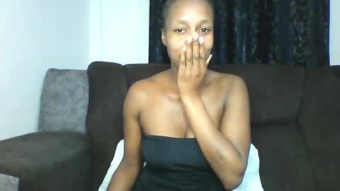 Snapshot of mayasmiley_ chatting on 17, 7, 2026 prettydoll online show from 17, 7, 2026