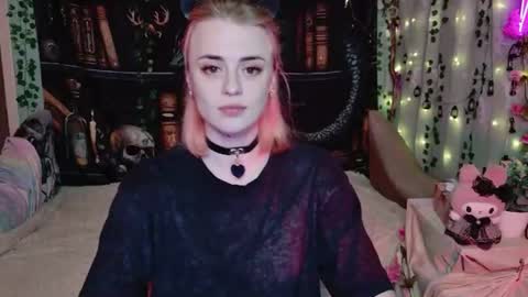 maybe_yours333 online show from 26, 6, 2026