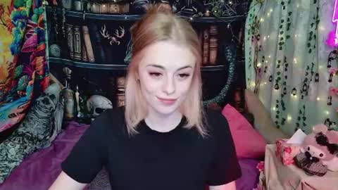 maybe_yours333 online show from 4, 7, 2026