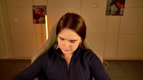 maybloom_ online show from 25, 11, 2025