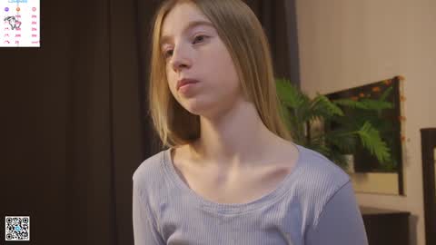 Snapshot of maydaedgin chatting on 18, 12, 2024 Violet online show from 18, 12, 2024