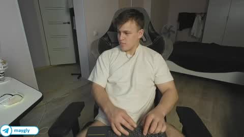 Snapshot of maygly chatting on 1, 5, 2026 Slava and Alextatto online show from 1, 5, 2026