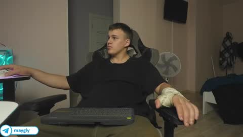 Snapshot of maygly chatting on 14, 6, 2026 Slava and Alextatto online show from 14, 6, 2026