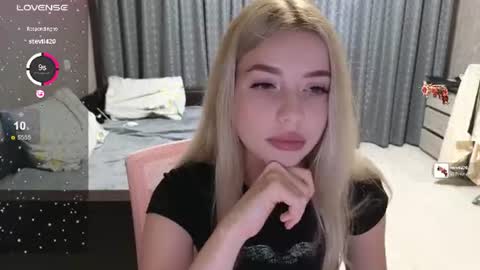 Snapshot of maymallorie chatting on 6, 7, 2026 may online show from 6, 7, 2026