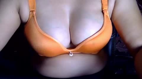 Snapshot of mayra_love4u chatting on 29, 9, 2025 Mayra online show from 29, 9, 2025