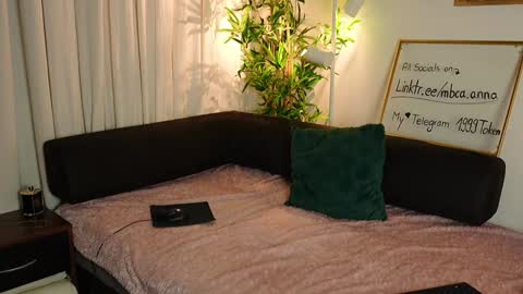 Anna       IG mbca anna  online show from 22, 1, 2025