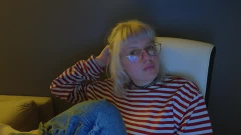 Snapshot of me1roze chatting on 16, 5, 2026 Roze online show from 16, 5, 2026