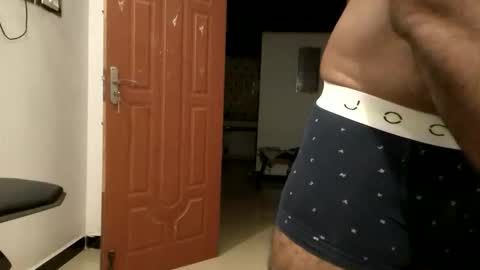 Snapshot of me_hai12 chatting on 28, 11, 2025 me_hai12 online show from 28, 11, 2025