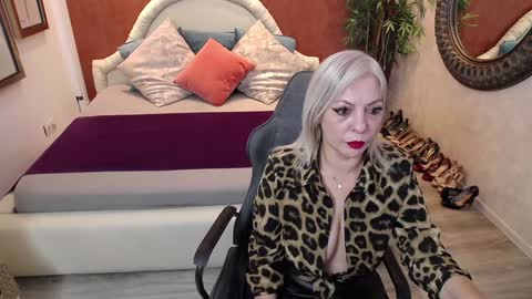 Snapshot of meamandax chatting on 4, 1, 2025 meamandax online show from 4, 1, 2025
