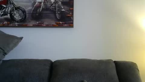 me at home online show from 22, 1, 2025